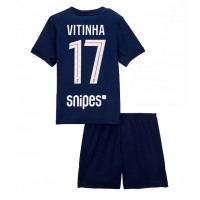 Stroje piłkarskie Paris Saint-Germain Vitinha #17 Koszulka Podstawowej dla dzieci 2025-26 Krótki Rękaw (+ szorty)